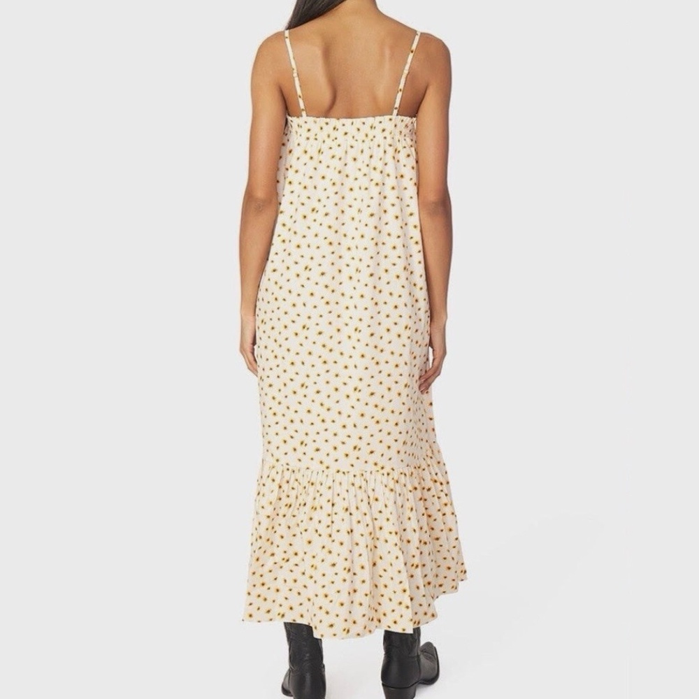 NWT- WeWoreWhat x Revolve Smocked MIDI Ditsy Daisies Dress - Picture 3 of 13